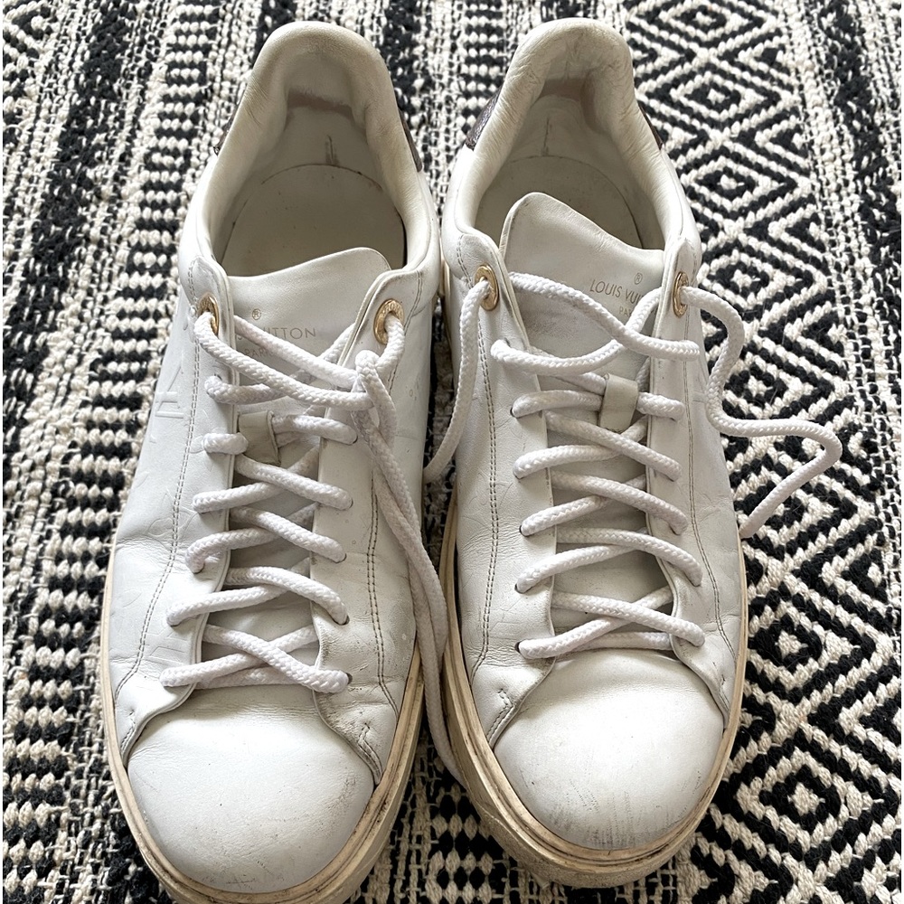Louis Vuitton sneakers size 9